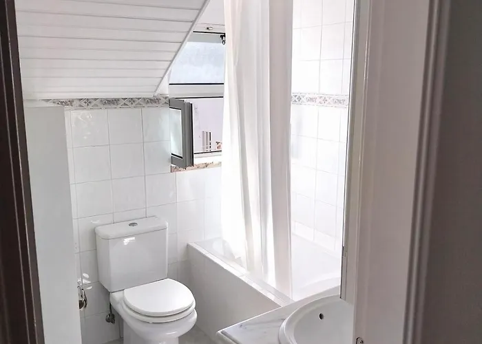 Old Town With Ocean Views Σεσίμπρα