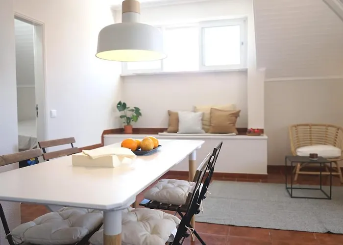 Old Town With Ocean Views * Σεσίμπρα